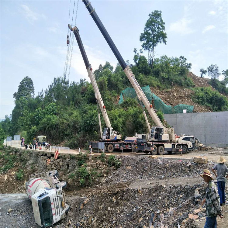 沙市汽车掉沟里叫吊车救援要多少钱